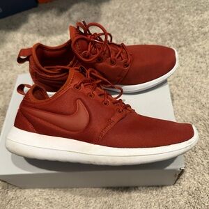 NIKE RED SNEAKERS